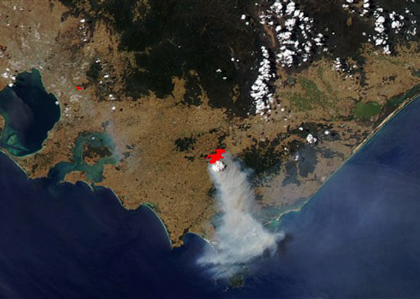 Imagem de satélite do Observatório da Nasa feita em 30 de janeiro mostra fumaça em região atingida por incêndio no sul da Austrália (Foto: AFP/Nasa) Imagem de satélite do Observatório da Nasa feita em 30 de janeiro mostra fumaça em região atingida por incêndio no sul da Austrália (Foto: AFP/Nasa)